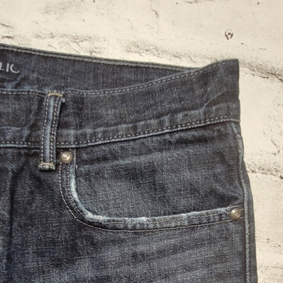 BANANA Republic Slim Jeans - Picture 12 of 15